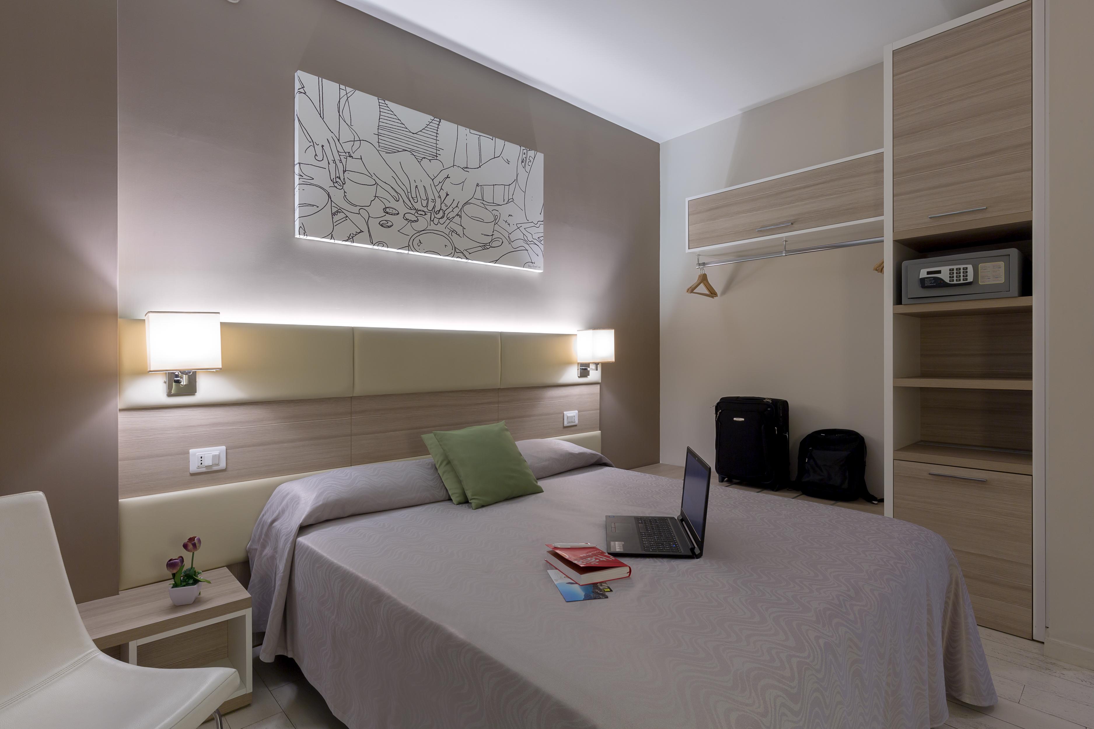 Hotel Cristina Napoli Bagian luar foto