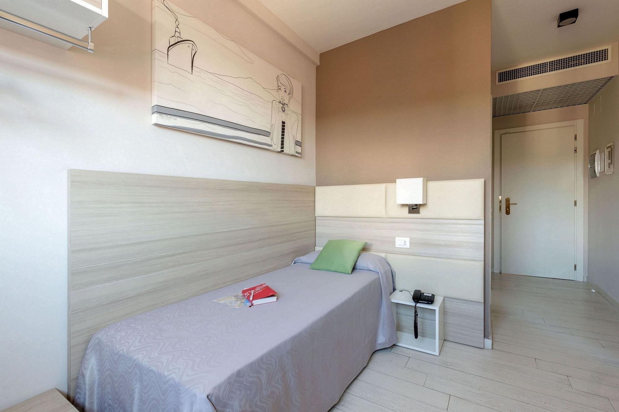 Hotel Cristina Napoli Bagian luar foto