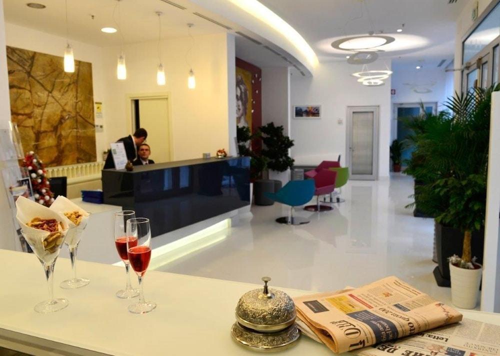 Hotel Cristina Napoli Bagian luar foto