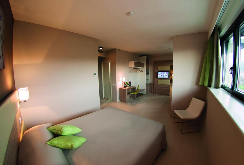 Hotel Cristina Napoli Bagian luar foto
