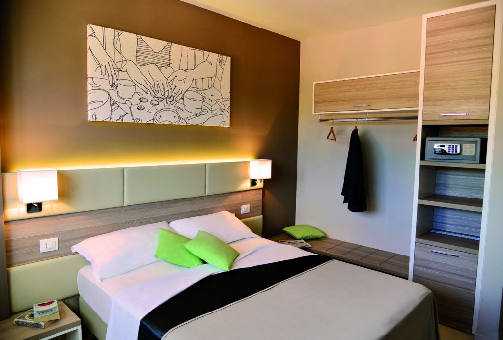 Hotel Cristina Napoli Bagian luar foto