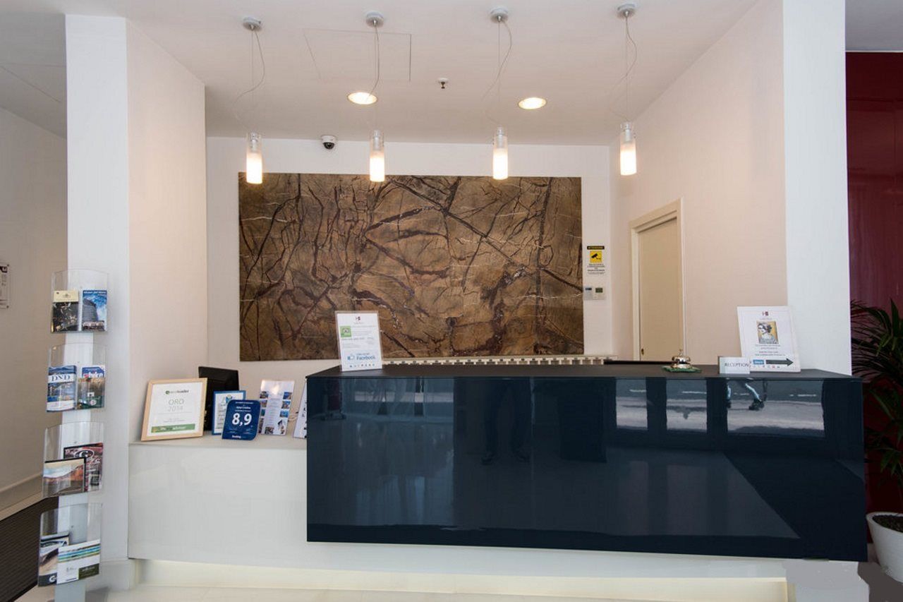 Hotel Cristina Napoli Bagian luar foto