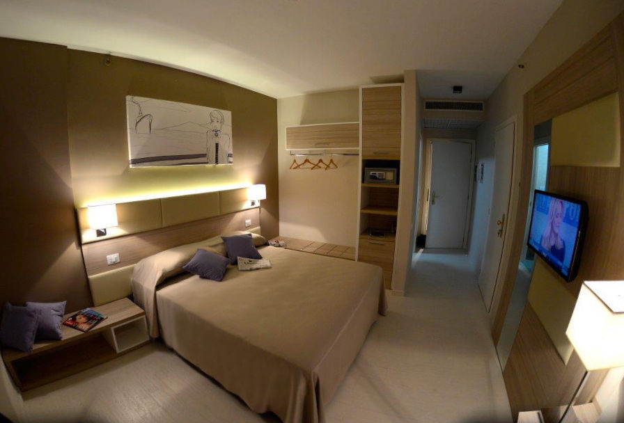 Hotel Cristina Napoli Bagian luar foto